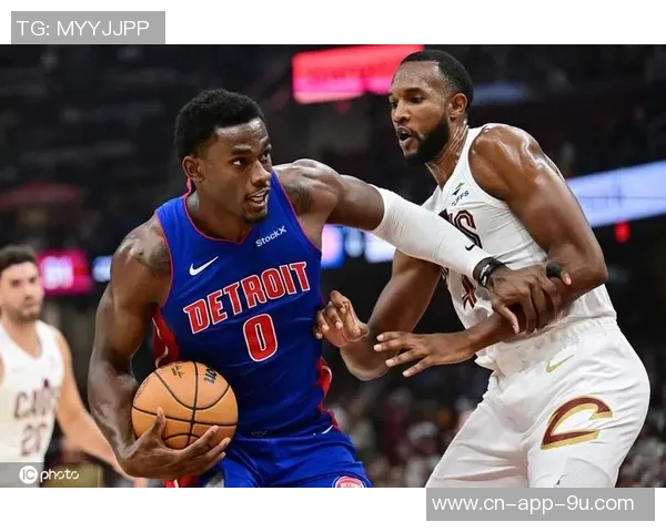 弗莱认为米切尔得分能力超韦德但韦德在综合表现上更胜一筹