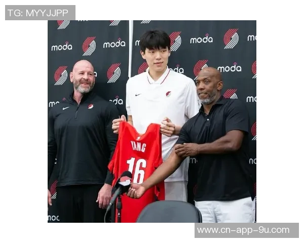 比卢普斯谈杨瀚森的魅力孩子们被他的体型和互动方式深深吸引